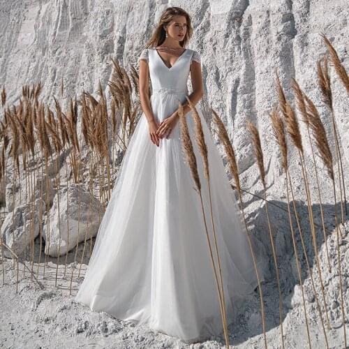 9596# Tulle A-Line Bridal Gowns 2021 High Quality Lace Short Sleeve Pearls Sweep Train Sexy V-neck Wedding Dress