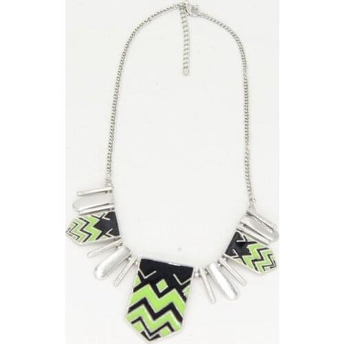 Fashion Simple Color Grain Ceramic Geometric Arts And Sciences Mainstream Goddess Temperament Aesthetic And Elegant Necklace