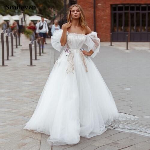 Smileven Lace Princess Wedding Dress Sweetheart Appliqued Puff Sleeves Bride Dress A-Line Tulle Backless Boho Wedding Gown