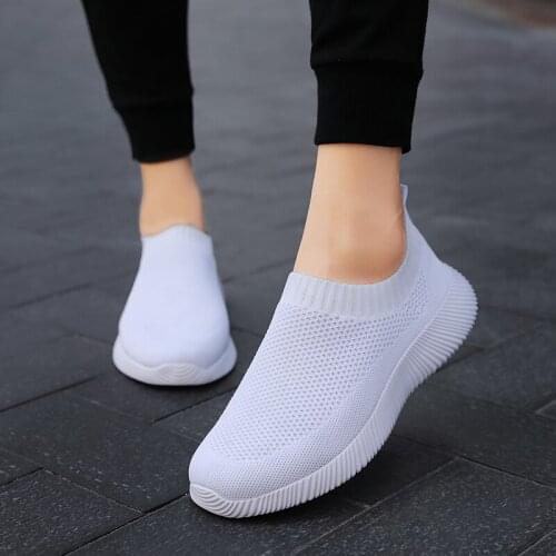 Large Size 43 Breathable Mesh Thick Soled Sports Shoes Womens Slide on Soft Womens Casual Running Shoes Mesh Socks Flat Shoes