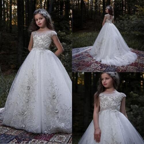 Luxury and High Quality Flower Girl Dress Beaded 3D Appliques Sweep Train Well Designed Pageant Gowns Prom Dress Evening Dress