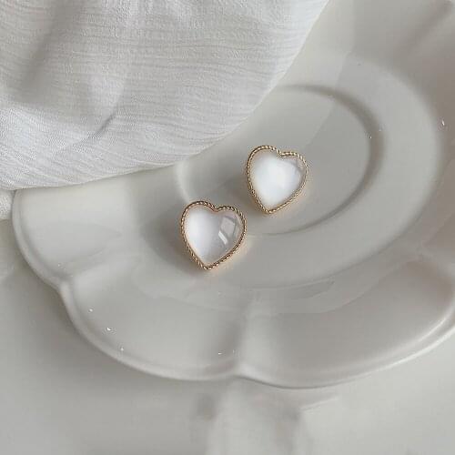 Stud Earrings Retro Palace Gentle Elegant Exquisite Love Ear Clip Temperament Banquet Birthday Wedding Accessories For Bride