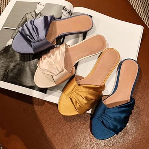 2021 Summer round Head Silk Pleated Outer Wear Flat Womens Slippers
