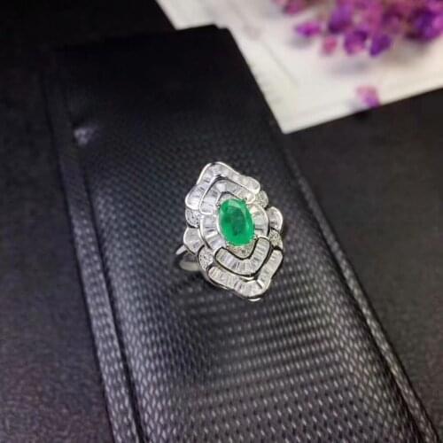 Natural emerald ring Emerald Ring 925 silver and silver Live ring.Beautiful jewelry.A gift for a lovers girlfriend