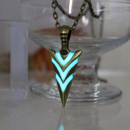 New Glowing Green Arrow necklace Knight spear Necklace GLOW in the DARK Luminous pike Pendants & Necklaces silver plated gift