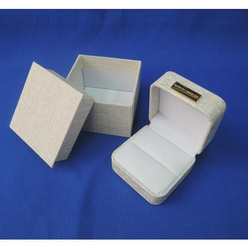 High Quality Beige Color Square PU Box For Pendant & Necklace Jewelry Gift Boxes Packaging