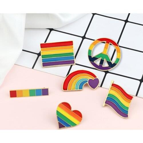 Rainbow Flag Heart Brooches LGBT Pride Lesbian Gay Symbol Enamel Pins Creative Metal Custom Jewelry Lapel Backpack Badges Gifts