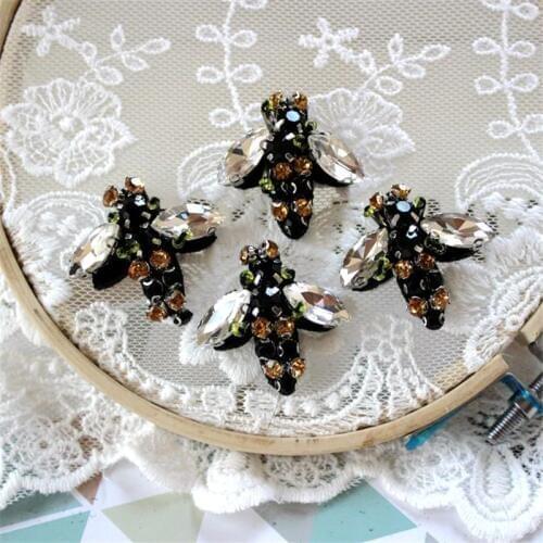 Free Shipping 20PCS/LOT Beads Small Bee Patch for Clothes rhinestone Beads Patch for Clothing Sewing On beads Decoration DIY