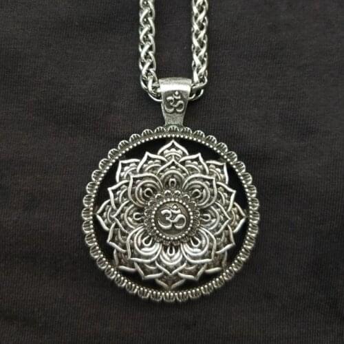 Vintage Religious OM Jewelry Tibet Buddhism Spiritual Prayering Necklace for Women Men Tibetab Mandala Lotus Necklaces Amulet