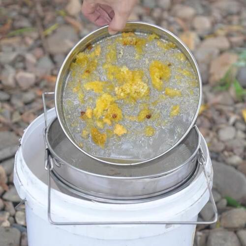 Beekeeping And Bee Tools L Size Double-Layer Stainless Steel Honey Sieve Filtration Bee Honey Filter Strainer Machine Apicultura
