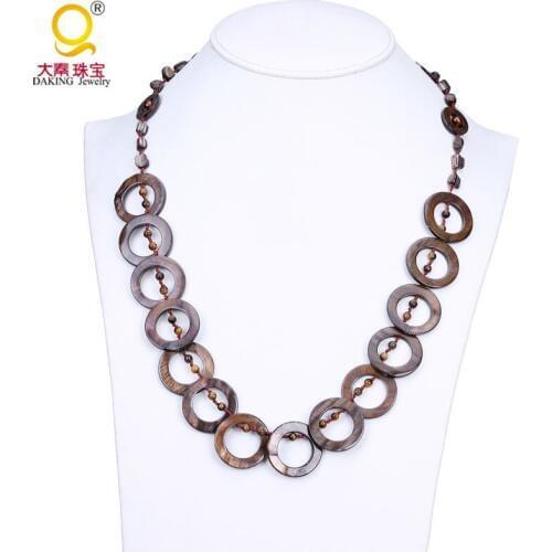 New arrived beautiful fashion vogue sea shell necklace potato freshwater pearl necklace small tiger eye stone bead necklace