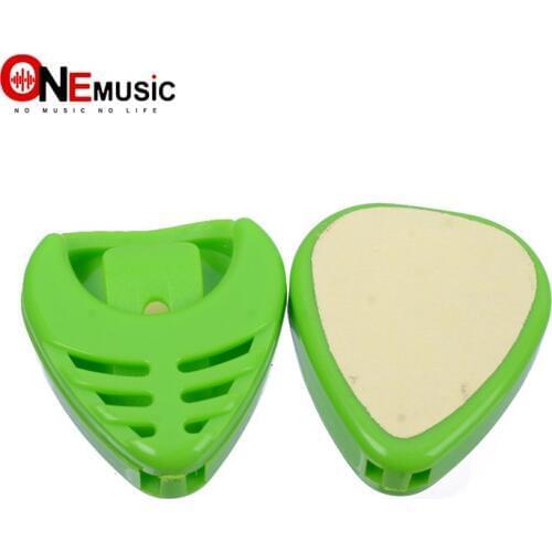 3pcs Multi Color Alice A010B Triangle Guitar Pick Holder Plastic Guitar Pick Case