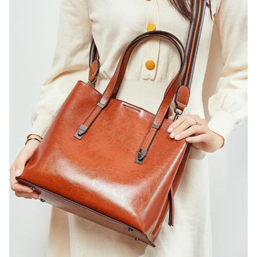 Fall/winter new handbag European and American fashion shoulder Messenger bag retro oil wax leather womens bag a generation