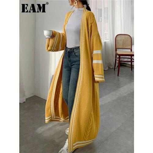 [EAM] Yellow Big Size Knitting Cardigan Sweater Loose Fit V-Neck Long Sleeve Women New Fashion Tide Autumn Winter 2021 1Y164