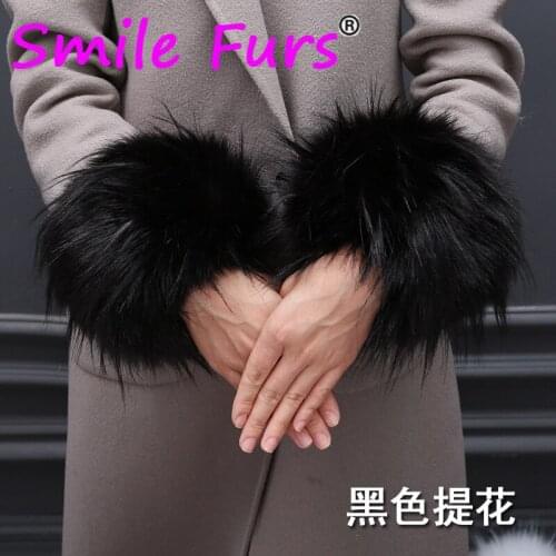 2020 New Fashion 100% High Quality Women Fur Wrist Winter Warm Faux Raccoon Fur Cuff Elastic Arm Wristbands Fur Bracelet YT31