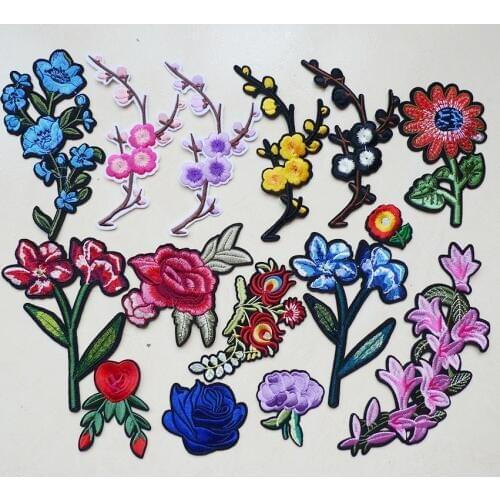 1 Pcs 3D Rose Flower Embroidered Iron on Patches for Clothing DIY Stripes Sewing On Badges Jeans Apparel Accessories Stickers