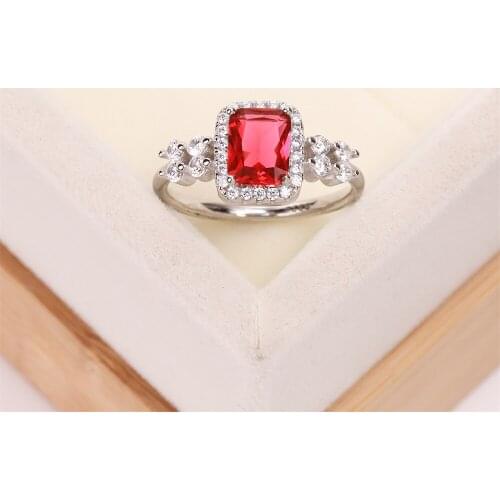 Best-selling Europe and the United States S925 silver wedding ring red zircon ms square crystal jewelry luxury gifts