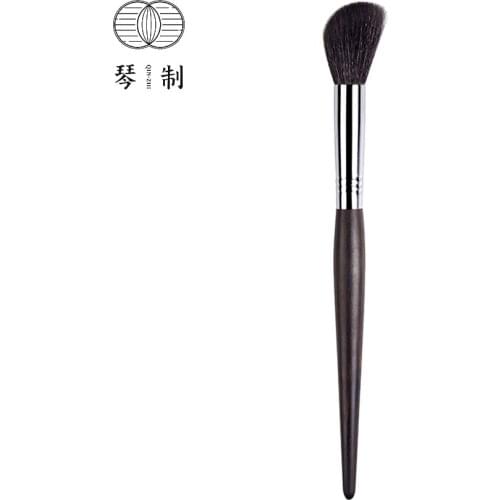 QINZHI Professional Handmade Make Up Brush G044 Angled Multi-task Blush Contour Brush Soft Saikoho Goat Hair Makeup Brushes