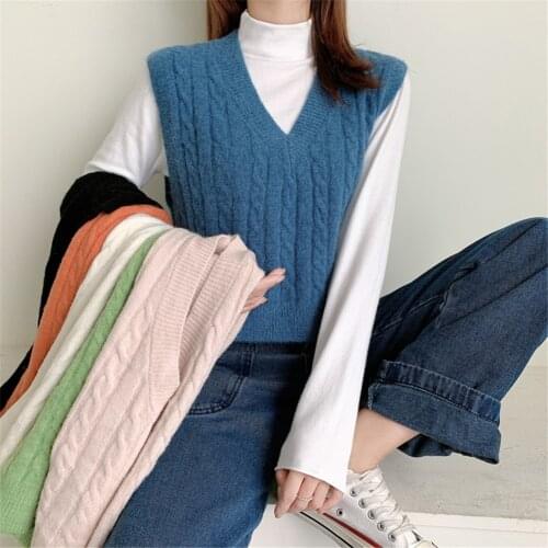 College style sleeveless vest vest women 2021 Korean version of short twist V-neck knitted waistcoat sweater waistcoat trend