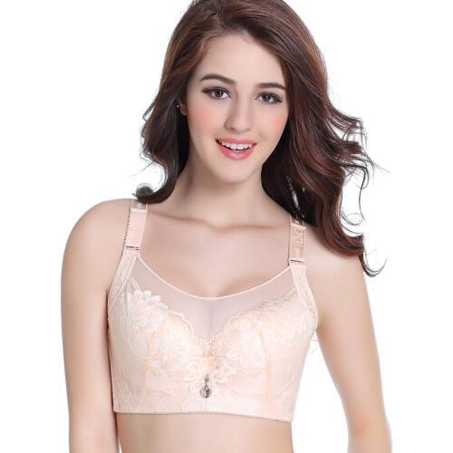 Lace cups toughness / easy decompression / three-dimensional chest Chest low heart design / adjustable cushion shoulder strap