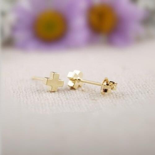 Fashion Three-dimensional Cross Stud Earrings Smooth Surface Design Copper Material