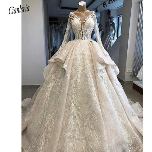 Luxury Scoop Long Sleeve Illusion Saudi Arabic Ball Gown Wedding Dress Appliques Lace Tiered Skirt Dubai Bridal Gown
