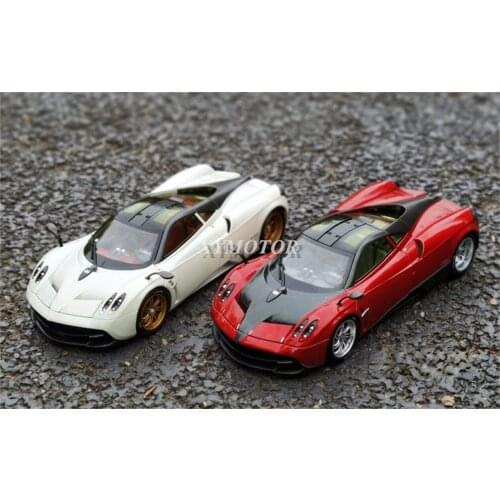 1/18 Welly GTA For Pagani Huayra Roadster Supercar Car Red/White Metal Diecast Model Car Gift Display Collection Ornaments