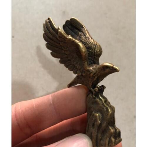 CHINA copper bronze fengshui Career success hawk spreads its wings small Statue ornaments Metal crafts family decorations
