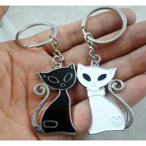 1 pairs Alloy key Black and white cat carving key chain car pendant key chain free shipping p506