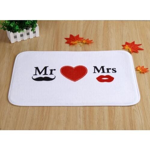 The new home bedroom living room in front of the bearded lips slip bathroom mats