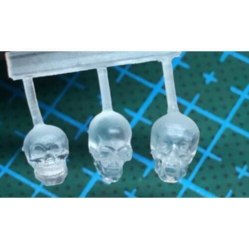 6pcs / lot 1/35 Scale Transparent Skull Head Resin Model Kit Figure Free Shipping