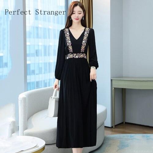 2021 Autumn New Arrival V Collar Floral Embroidery Long Sleeve Collect Waist Cotton Women Long Dress Black