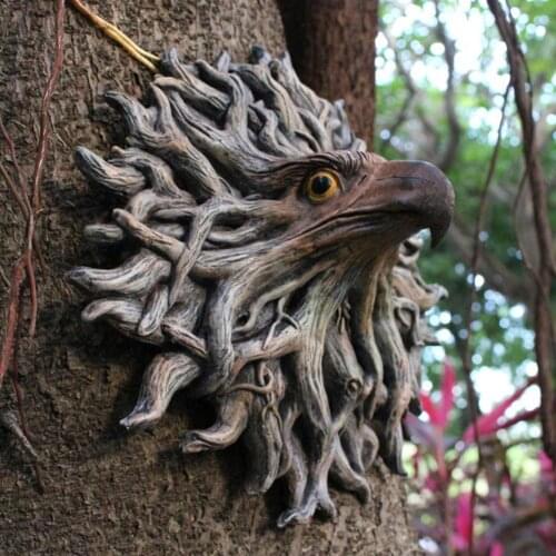 2021 New Garden Sculpture Eye-catching UV Resistant Resin Eagle Head Shape Garden Statue for Yard Tree Decoration Wholesale