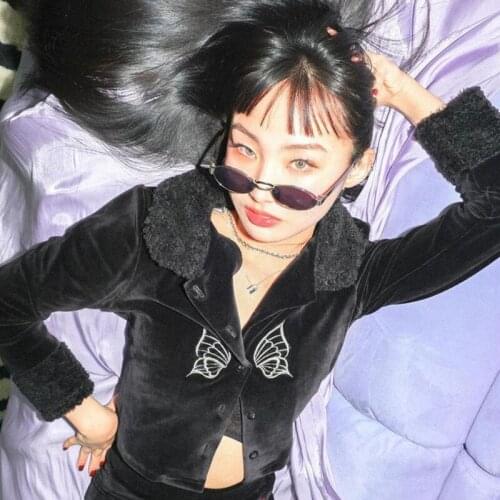 SEASONS Aesthetics Lambswool Collar Velvet Tops E-girl Vintage Butterfly Embroidery Long Sleeve Black Crop Top Fashion ASTS82418