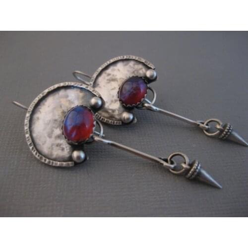 Fashion retro silver labrador volcanic rock waterfall opal Red Agate Earrings fishing bullet earrings earrings fashion jewelry