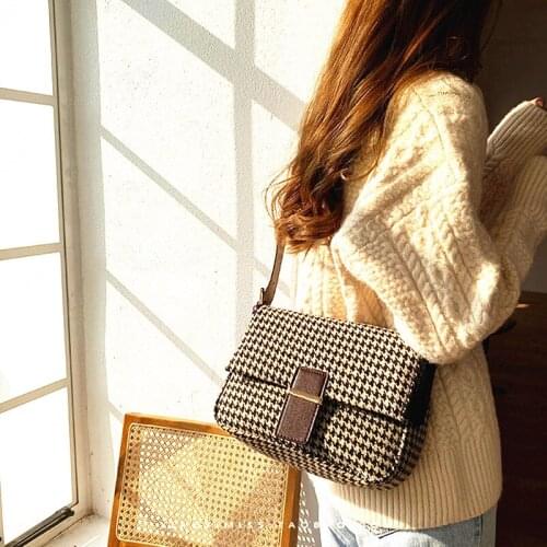 Womens Large-Capacity Crossbody Shoulder Bag French Plaid Underarm Houndstooth Retro Woolen Bag
