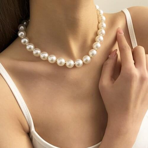 Fashion Women Imitation Pearl Alloy Necklace Medal Portrait Pendant Choker Clavicle Chain Party Wedding Jewelry