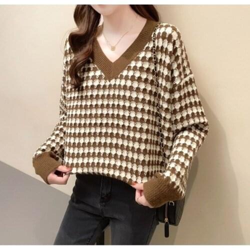 Knitted V-neck sweater women 2021 fashion new autumn and winter loose pullover long-sleeved color matching blouse all-match