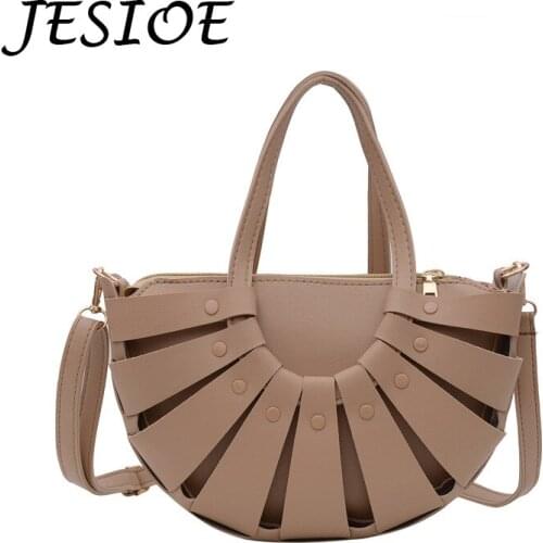 Women Large Capacity Luxury Travel Handbags Leather Hollow out Shoulder Messenger Bag Female Retro Lady Elegant Crossbody Bag