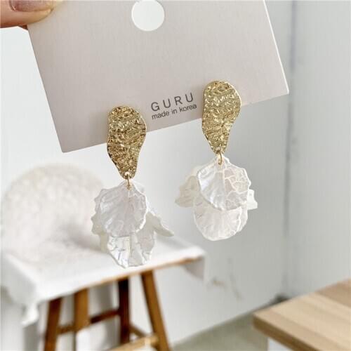 AENSOA Trendy Korean White Shell Crack Flower Earrings for Women Temperament Statement Irregular Drop Earrings Party Jewelry