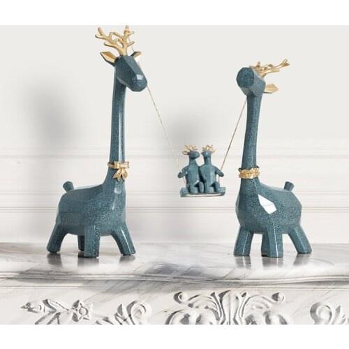 Resin Deer Family Hand Carved Collectible Figurines Miniature Resin Moden Cute Animals Ornaments for Home Office Decorations
