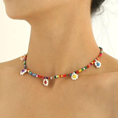 2020 New Korean Colorful Little Daisy Handmade Beaded Clavicle Necklaces Acrylic Flowers Chain Necklaces for Women Jewelry Gift