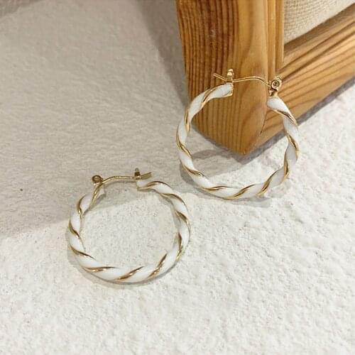 SRCOI Vintage Geometric Threaded Twisted White Enamel Hoop Earring Temperament Metal Round Earring Women Jewelry Accessories