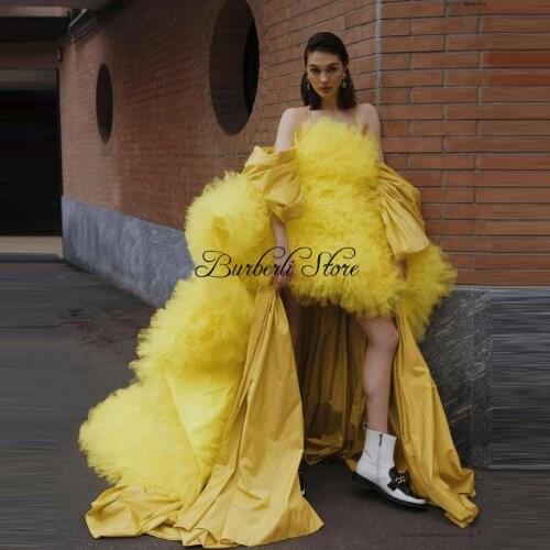 Unique Lush Tiered Tulle Prom Gowns Puffy Ruffles Sweet Strapless A-line Long Bridal Dress Formal Event Party Dresses 2021
