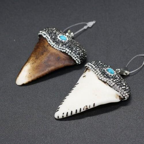 1pcs Triangle Shape Cattle Bone Plus Turquoises Pendant for Charm Necklace Bracelet Accessories Jewelry Making Gift Size 38x55mm