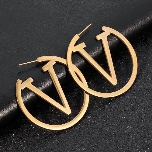 Punk Metal Round Letter V Hoop Earrings Gold Color Hollow Geometric Earrings Simple Hip-Hop Party Girl Jewelry Oorbellen Gift