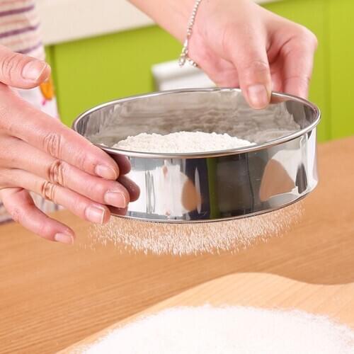 Flour Sieve Stainless Steel Handheld 15CM Fine Mesh Flour Sieve Round Kitchen Baking Tool