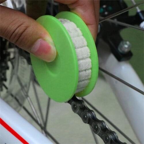 New Bicycle Chain Oiler Lubricator Cycling Gear Roller Cleaner Lubricant Bicycle Cleaning Chain Repair Tools Bike Accessories