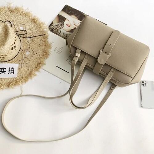 Doctor retro niche design female hand bill of lading shoulder slung leather European and American fashion large-capacity busines