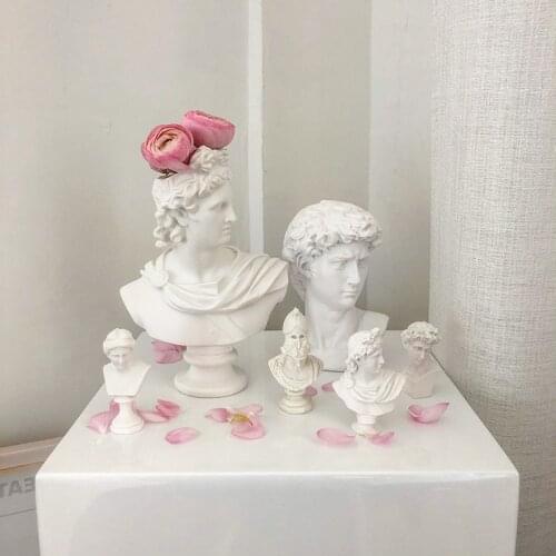 Resin Statue Character Mini Gypsum Statue Modern Art Character Model Ornaments Art Craft Sketch Practice Home Decoration
